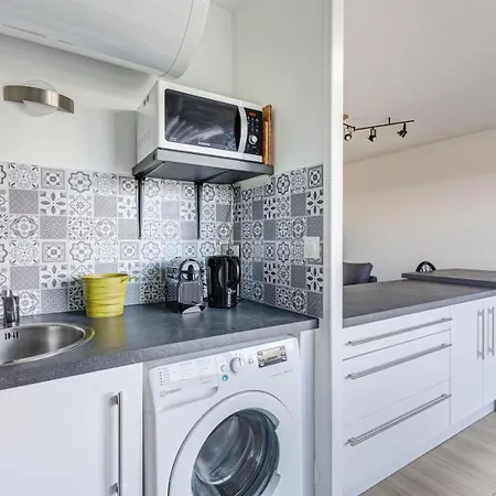Guestready - Lovely Retreat With A Balcony Daire